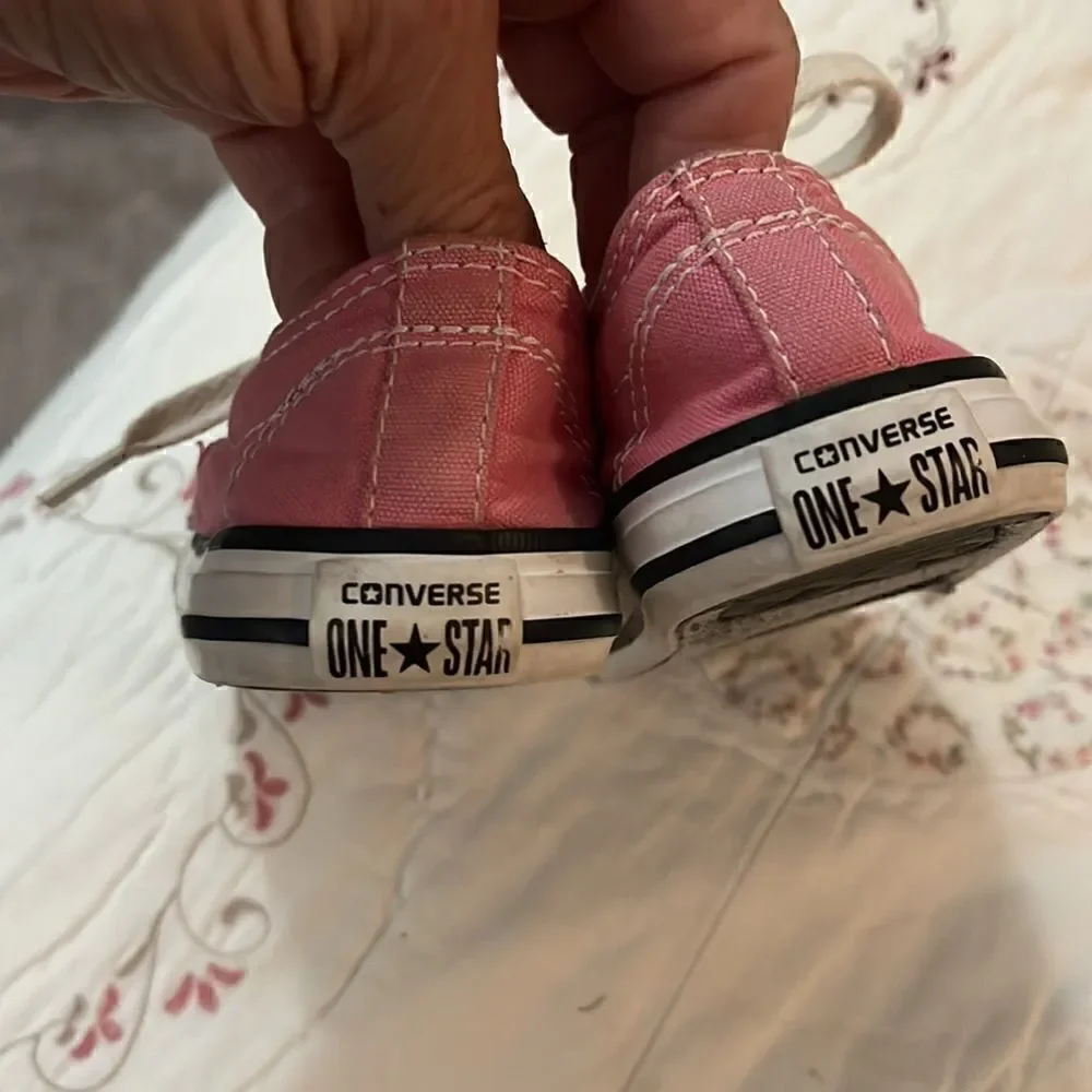 Converse tennis shoes